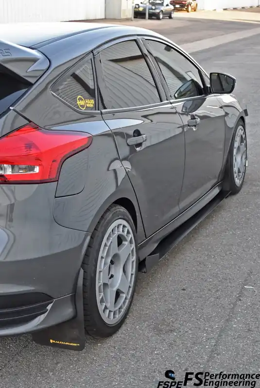 Ford Focus ST (2011-2018) Side Skirts V1