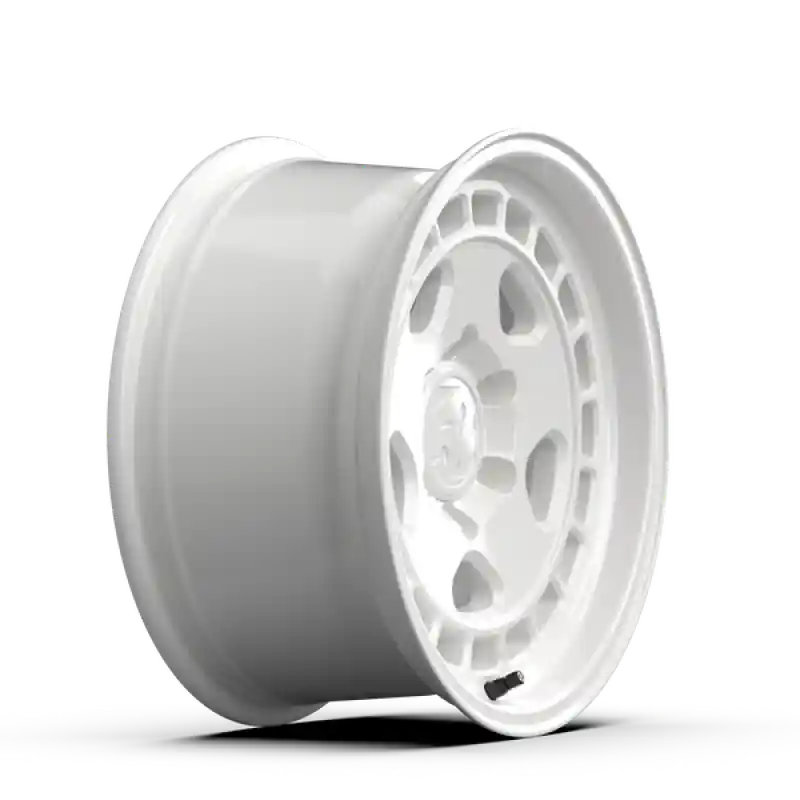 fifteen52 Turbomac HD Classic 17x8.5 / 6x135 BP / 0 ET / 87.1mm CB / 4.75in BS / Classic White Wheel