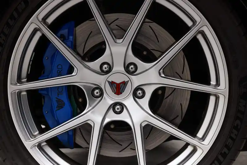 DBA 09-11 Nissan GTR R35 Front Slotted 5000 Series Brembo Only Replacement Disc (No hardware or hat)